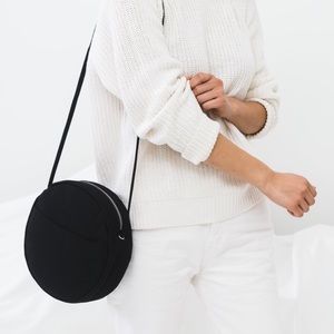 BAGGU medium canvas circle crossbody bag